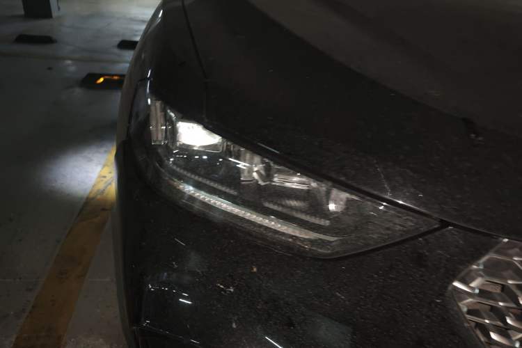 Used Wey VV5 2021 1.5T Two-Wheel Drive Smart Pioneer Right Front Headlight