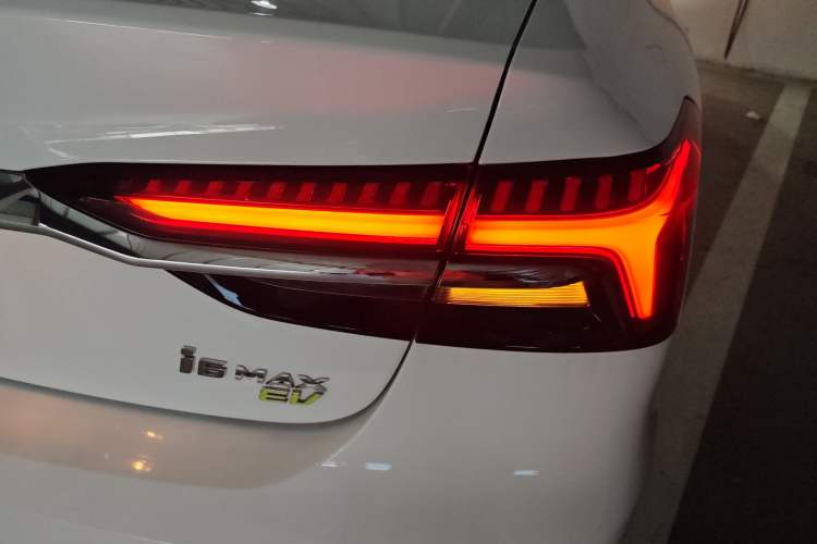 Used Roewe i6 MAX New Energy 2023 EV 420 Skyroof Special Edition