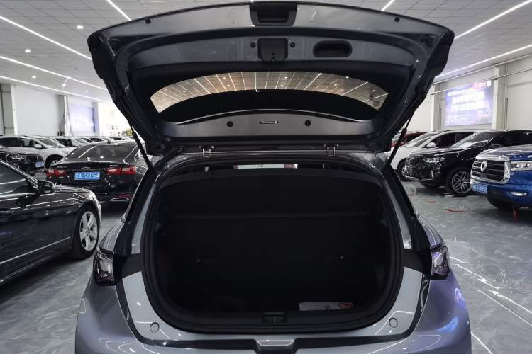 Used BYD Dolphin 2021 405 km Free Version Trunk