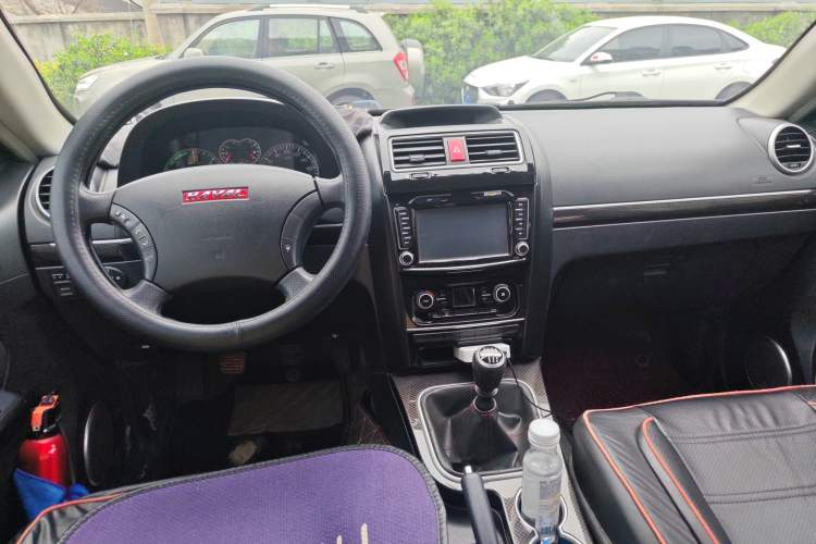 Used Haval H5 Classic 2015 2.0T Diesel Manual Two-Wheel Drive Entry-Level Version
