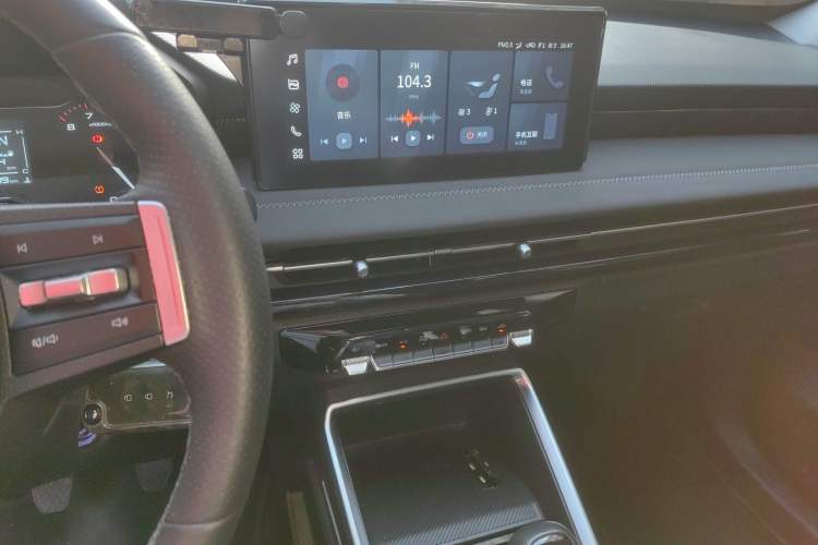 Used Wuling Alvez 2022 1.5L Manual Comfort Version Audio And AC Panel