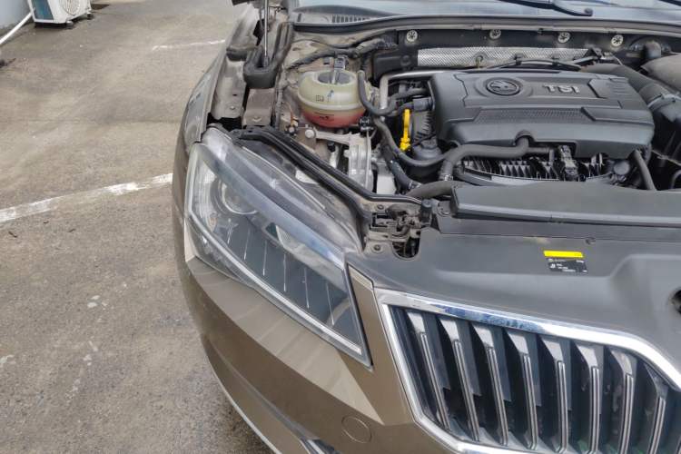 Used Skoda Superb 2018 TSI330 DSG Comfort Edition China V Standard Right Front Headlight