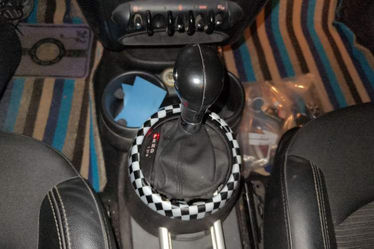 Used MINI Countryman 2013 1.6T COOPER ALL4 Fun Gear Lever