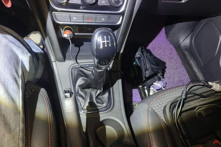 Used Chery Tiggo 3 2016 1.6L Manual ZhiShang Edition Gear Lever