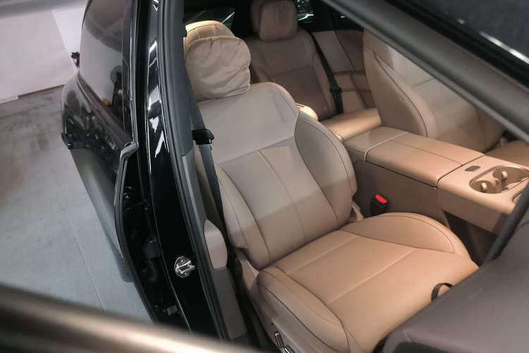 Used Li Auto Li Auto i6 2025 Model Two-Wheel-Drive Standard Type