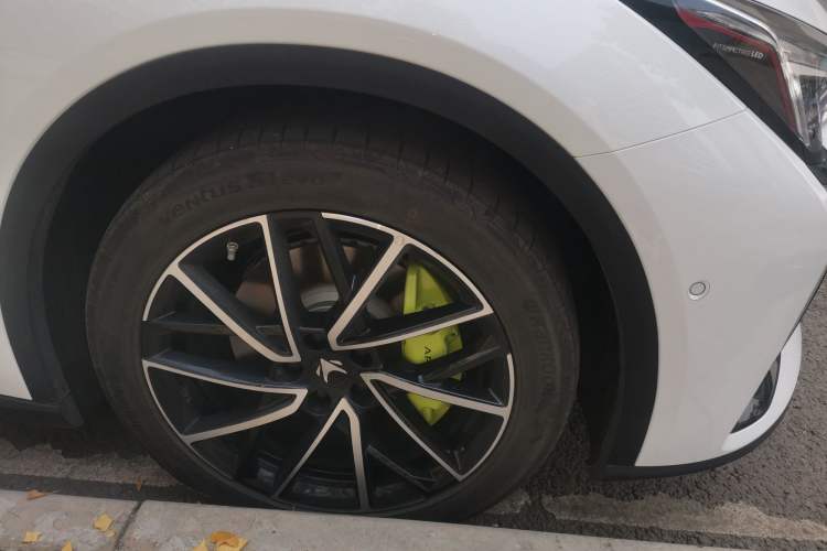 Used ARCFOX Alpha S5 2024 560MAX 185kW Right Front Wheel Hub