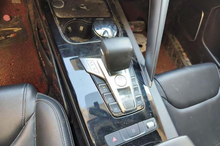 Used BYD Song Pro 2019 1.5T Automatic Elite Edition Gear Lever