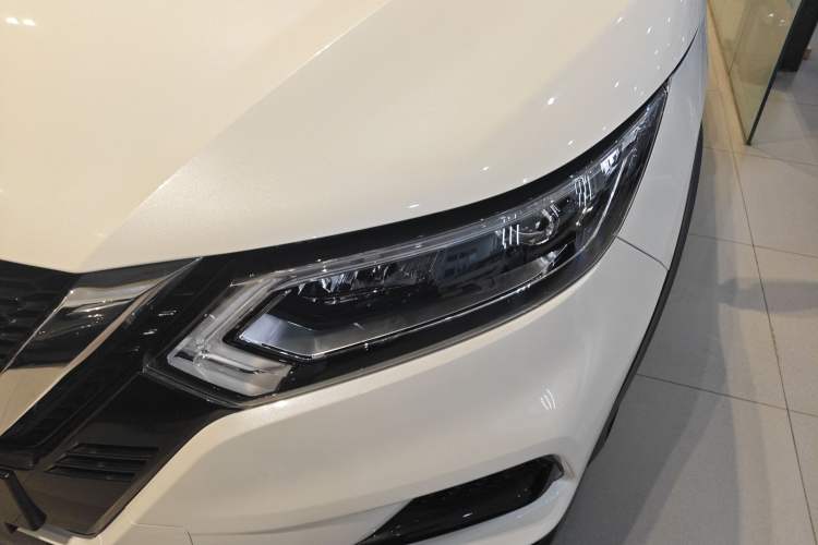 Used Nissan Qashqai 2019 2.0L CVT Luxury Edition Left Front Headlight