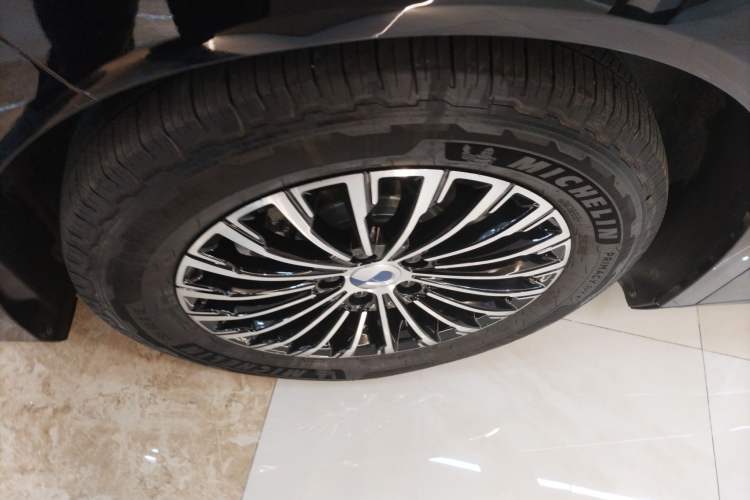 Used Denza D9 2023 DM-i 965 Luxury Model