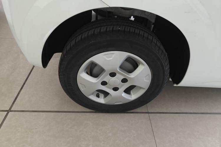 Used Roewe Clever 2021 302 km New Four-Seater Super-Efficient Version