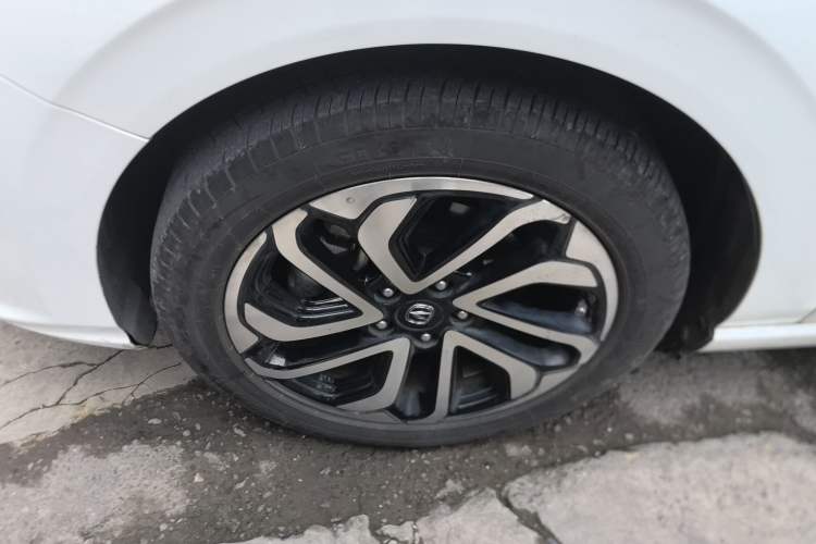 Used CHANGAN Eado New Energy 2019 EV460 Smart Edition Left Front Wheel Hub