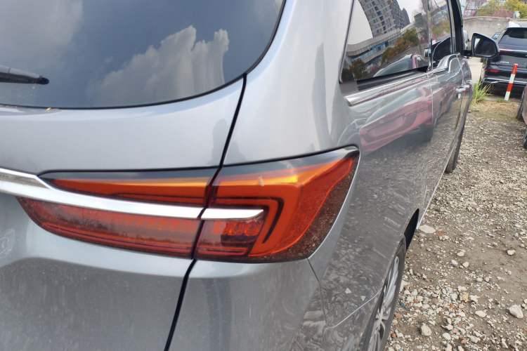 Used Buick GL8 2020 Land Business Class 652T Luxury Model Right Rear Taillight