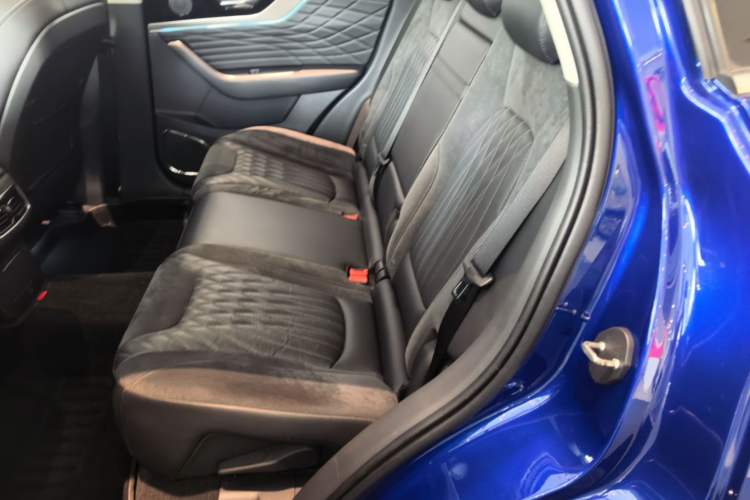 Used Hongqi HS5 2022 Facelifted Version 2.0T Smart Connect Flagship All-Wheel-Drive Edition
