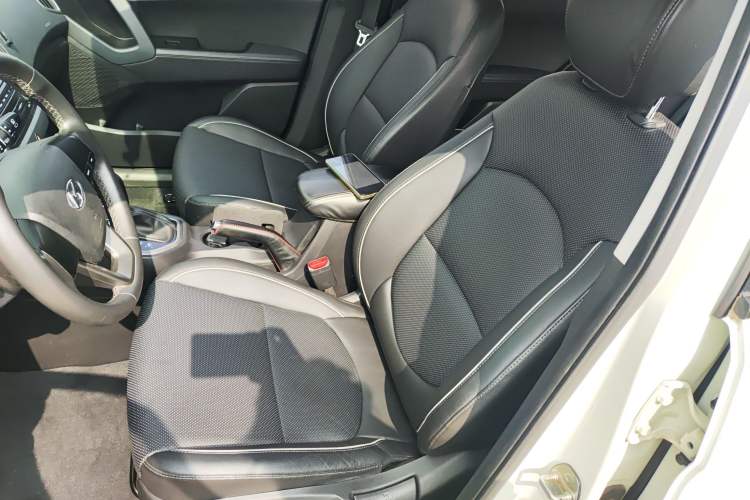 Used Hyundai ix25 2015 1.6L Automatic Two-Wheel Drive Smart GLS Trim Left Front Seat