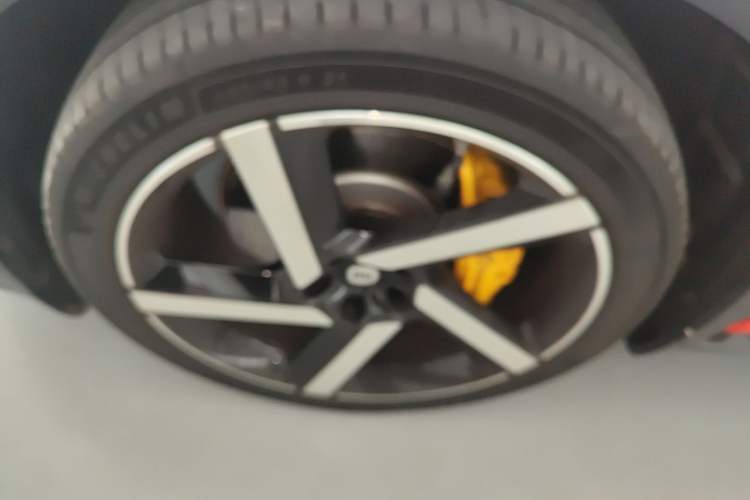 Used Xiaomi Auto YU7 2025 Ultra-Long Range High-Performance All-Wheel-Drive Max Edition
