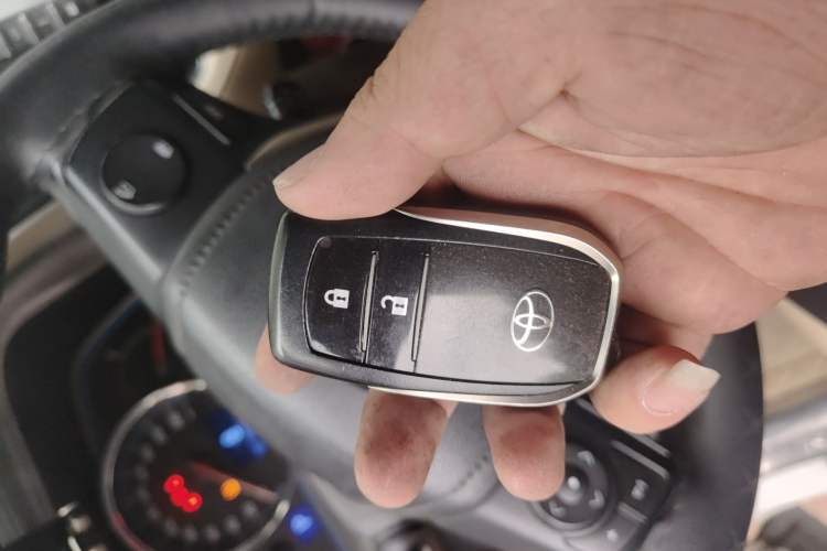 Used Toyota RAV4 2013 2.0L CVT Four-Wheel Drive New Edition