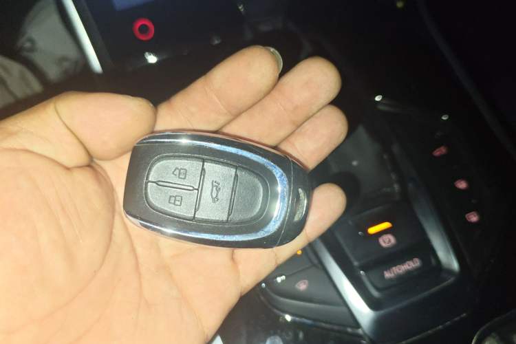 Used SAIC MAXUS D60 2019 1.5T Automatic Luxury Edition 5-seater