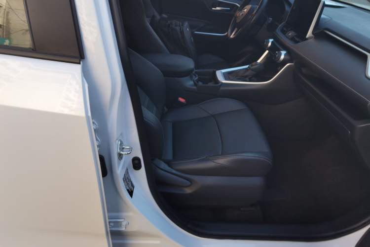 Used Toyota Wildlander 2020 2.0L CVT 4x4 Luxury Edition