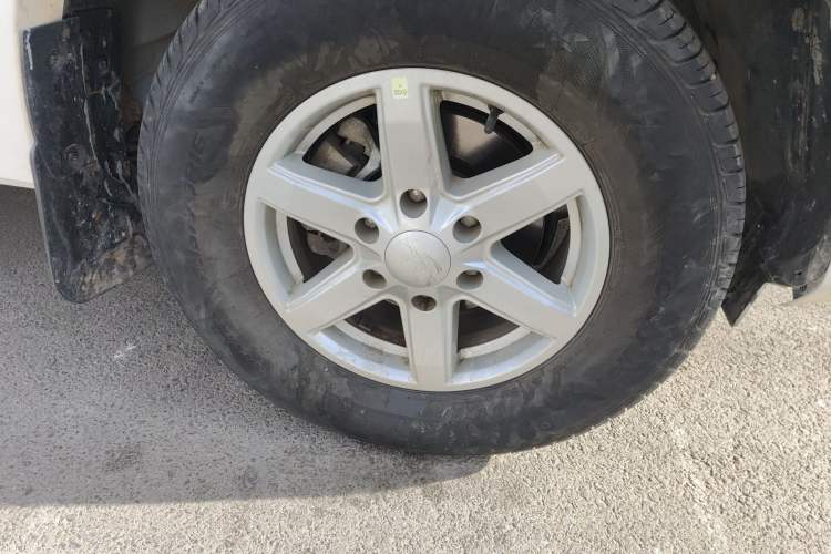 Used JMC Baodian 2023 2.5T Diesel Two-Wheel Drive Comfort Edition Long Wheelbase JX4D25A6L
