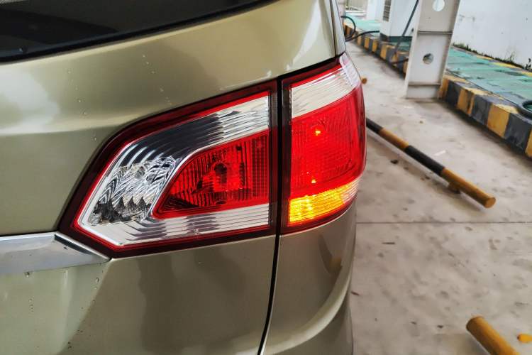 Used Baojun 730 2014 1.5L manual Comfort ESP version 7 seats