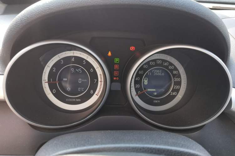 Used Bestune X80 2013 2.0L automatic comfort version
