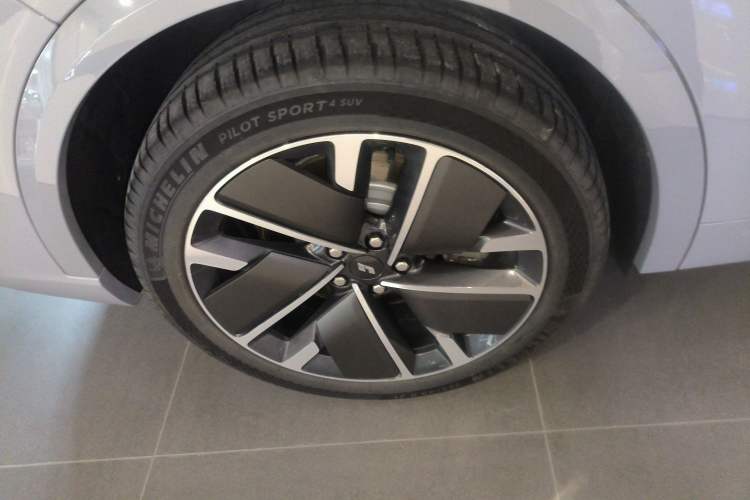 Used Li Auto L9 2025 Ultra Smart Refreshed Edition