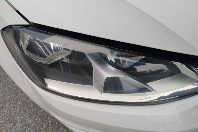 Used Volkswagen Golf 2014 1.4TSI Automatic Comfort Model Right Front Headlight