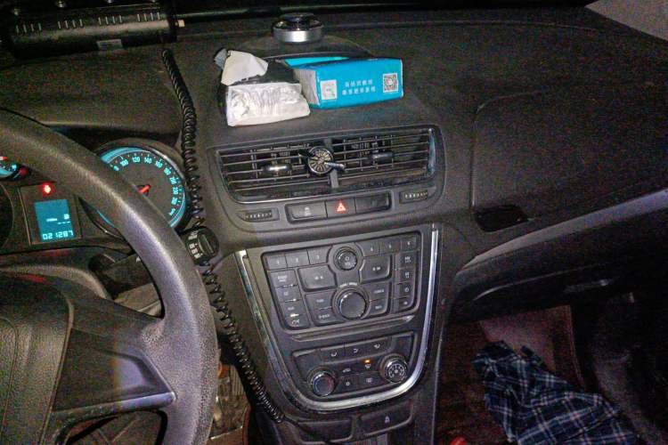 Used Buick Encore 2015 1.4T Manual Two-Wheel Drive Urban Advanced Model
