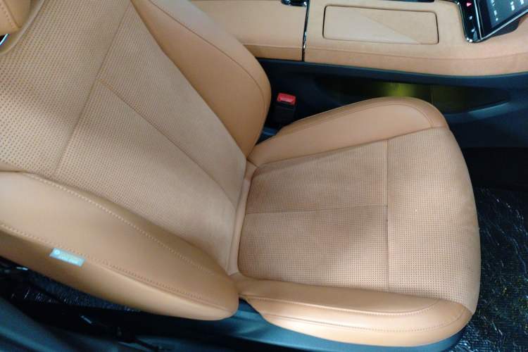 Used VOYAH PASSION 2024 PHEV Four-Wheel Drive Ultra-Long Range Flagship Model