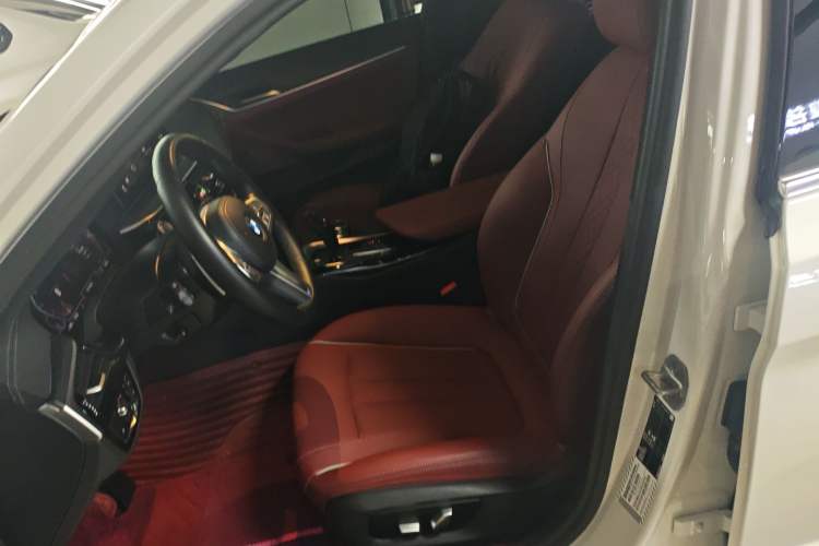 Used BMW 5 Series 2023 Restyled 530Li Leading Edition M Sport Package Left Front Seat