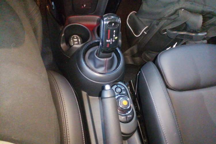 Used MINI 2021 2.0T COOPER S Classic Edition Gear Lever