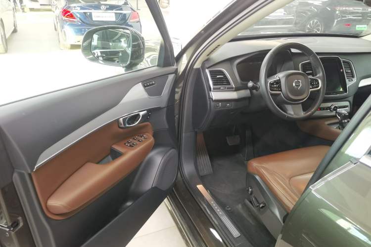 Used Volvo XC90 2019 T5 Zhiyi Edition 7-Seater China V Emission Standard