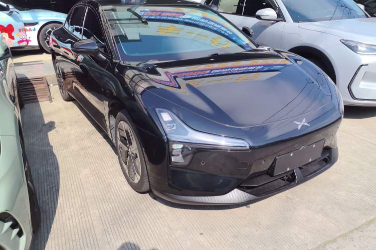 Used XPeng MONA M03 2024 620 with Ultra-Long Range Front Right 45 Deg