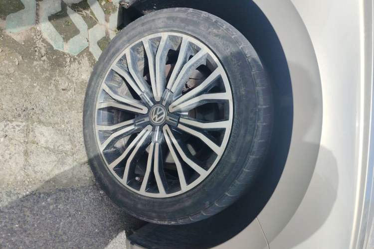 Used Volkswagen Phideon 2016 380TSI Two-Wheel-Drive Luxury Edition
