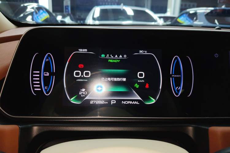 Used ORA Good Cat 2023 401 km Standard Range Premium Version Lithium Iron Phosphate Instrument Cluster