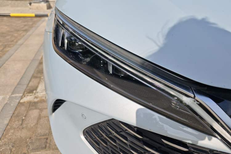 Used BYD Qin L 2025 DM-i Smart Drive 80KM Leading Model Right Front Headlight