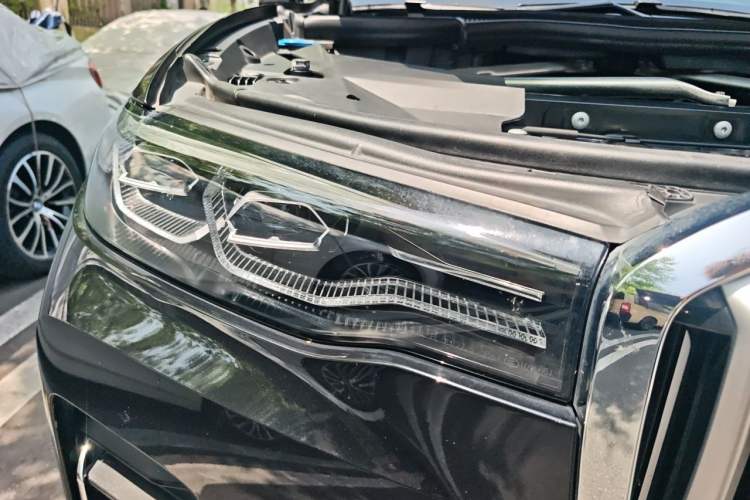 Used BMW X7 2021 xDrive40i Luxury Package with Leading Features