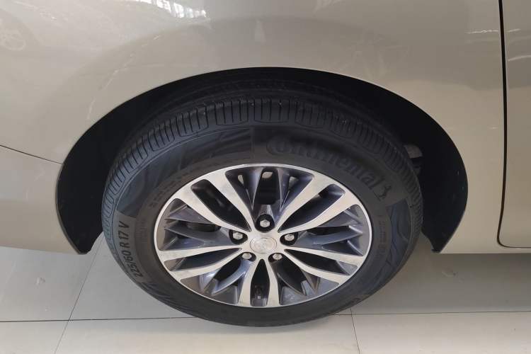 Used Buick GL8 2022 ES Landtrek 653T Comfort Edition