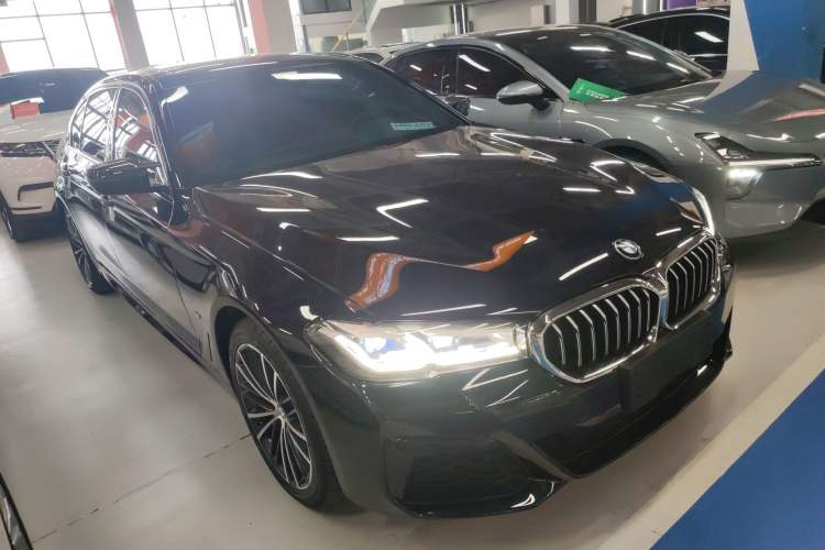 Used BMW 5 Series 2022 Restyled 530Li Leading Edition M Sport Package Front Right 45 Deg