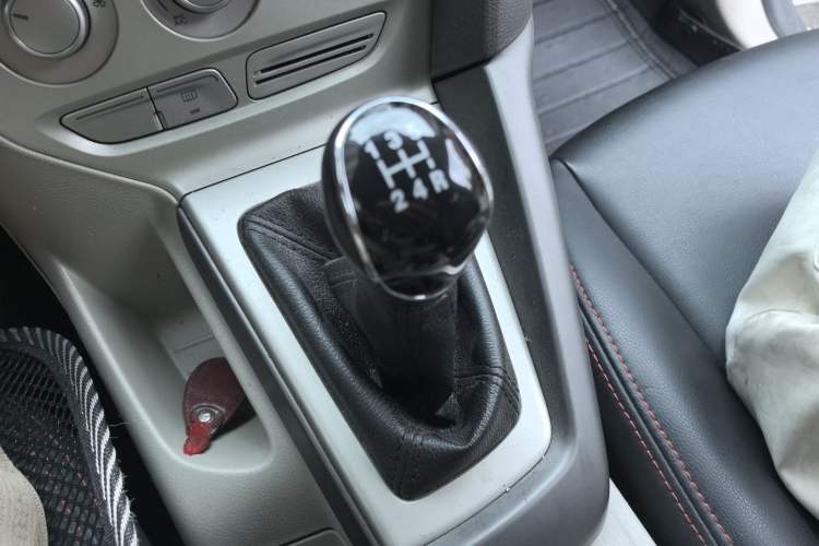 Used Ford Focus 2012 Sedan 1.6L Manual Comfort Model Gear Lever