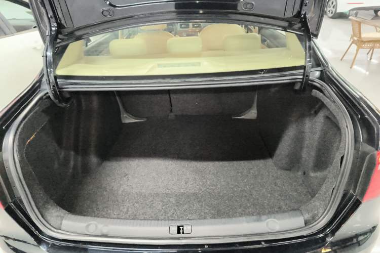 Used Volkswagen Lavida 2013 Restyled Classic 1.6L Automatic Comfort Edition Trunk