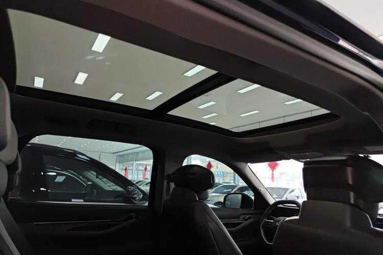 Used Ford Edge 2023 Ford Explorer L 2.0T EcoBoost Two-Wheel Drive 7-Seater Luxury Model