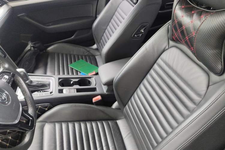 Used Volkswagen Magotan 2017 330TSI DSG Leading Model
