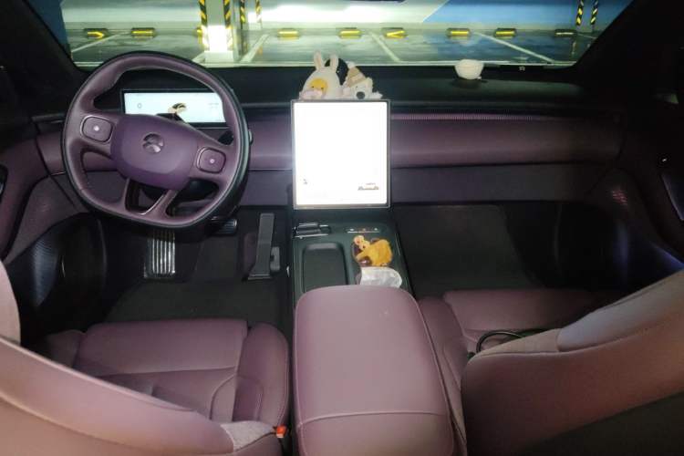 Used Nio ET5 2024 75 kWh Center Console