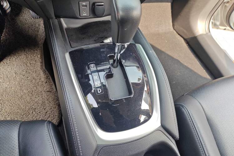 Used Nissan X-Trail 2014 2.5L CVT Ultimate Edition 4WD
