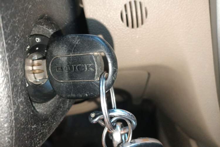 Used Buick Excelle 2013 1.5L Manual Classic Model
