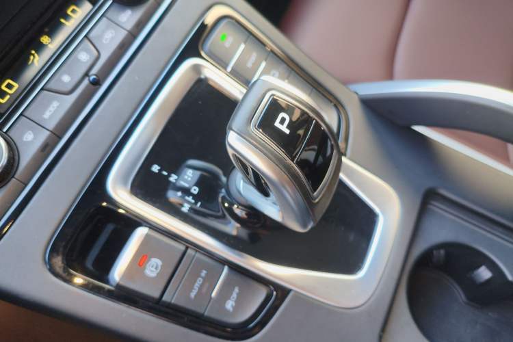 Used Geely Auto Emgrand X7 Sport 2022 1.8TD DCT Zhiya Trim