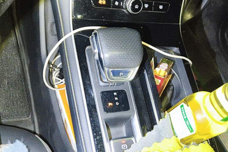 Used Roewe i6 MAX New Energy 2022 EV 500 Grand Touring Edition with Sunroof Gear Lever