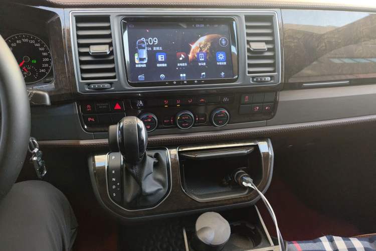 Used Volkswagen Caravelle 2018 2.0 TSI 4x4 Luxury Edition 7-Seater