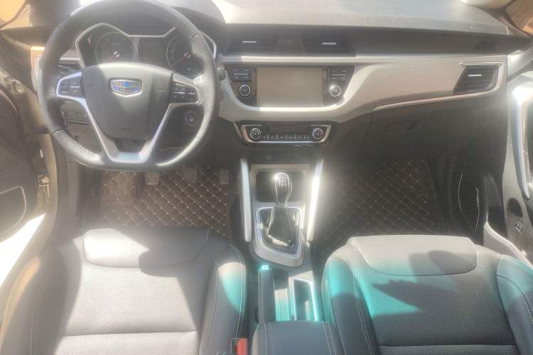 Used Geely Auto Vision X3 2017 1.5L Manual Luxury Model Center Console